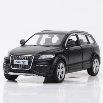 Модель мет. "Audi Q7 V12" 1:36 инерц. открыв. двери арт.554016M/71377